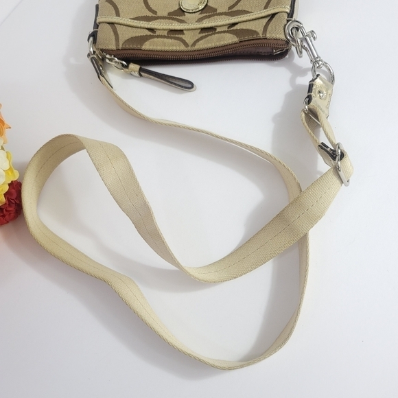 COACH SIGNATURE CROSSBODY TAN - Picture 15 of 16